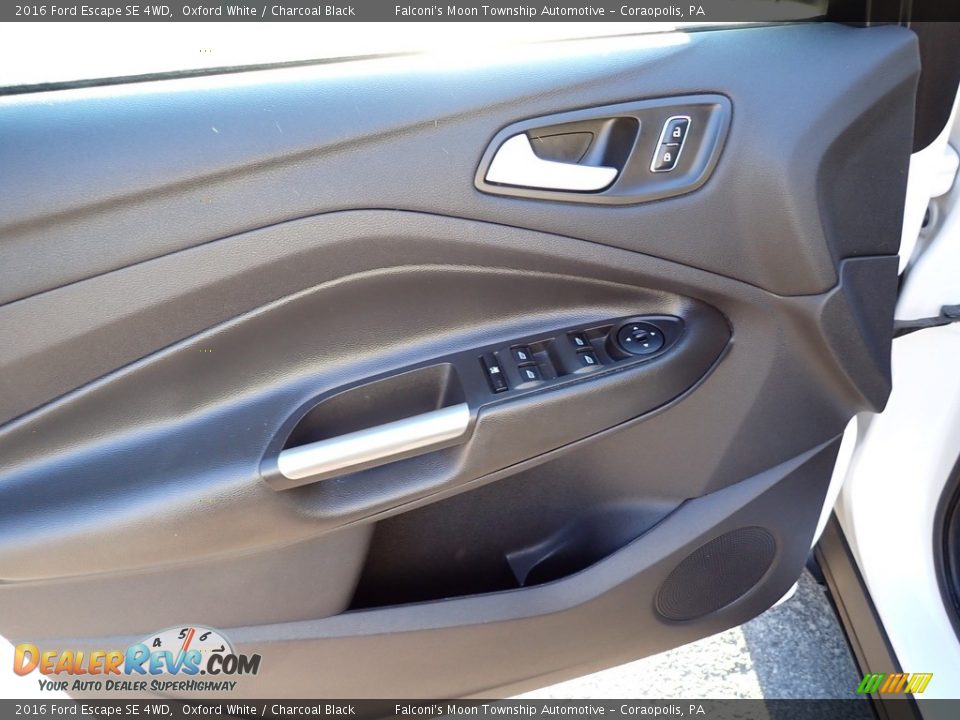 2016 Ford Escape SE 4WD Oxford White / Charcoal Black Photo #21