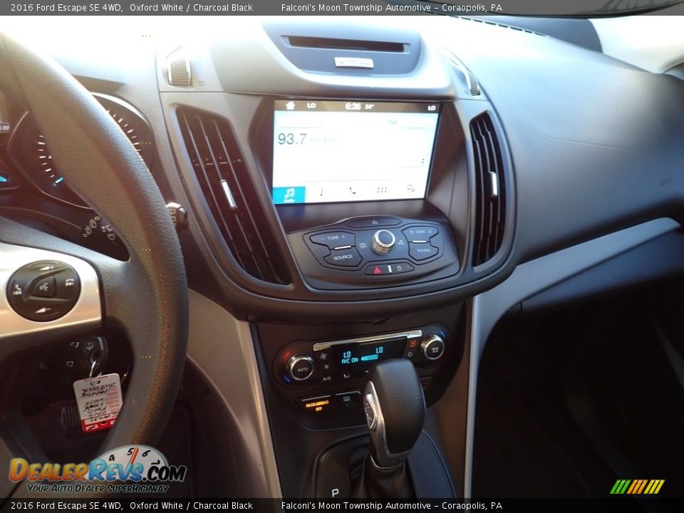 2016 Ford Escape SE 4WD Oxford White / Charcoal Black Photo #26