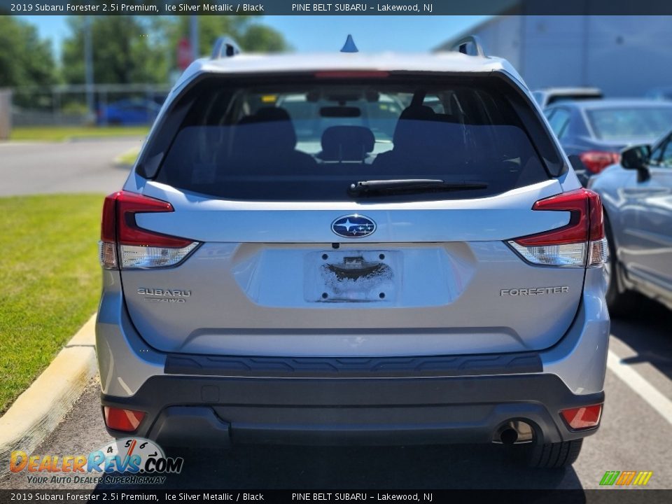 2019 Subaru Forester 2.5i Premium Ice Silver Metallic / Black Photo #3