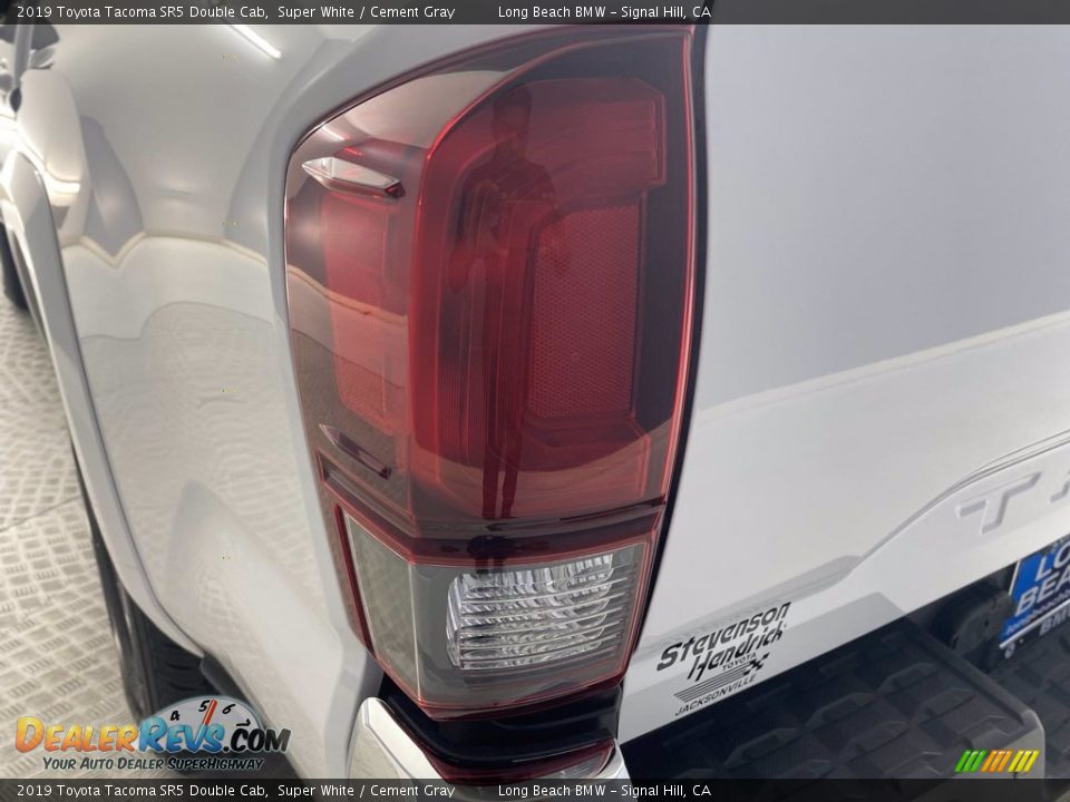 2019 Toyota Tacoma SR5 Double Cab Super White / Cement Gray Photo #9