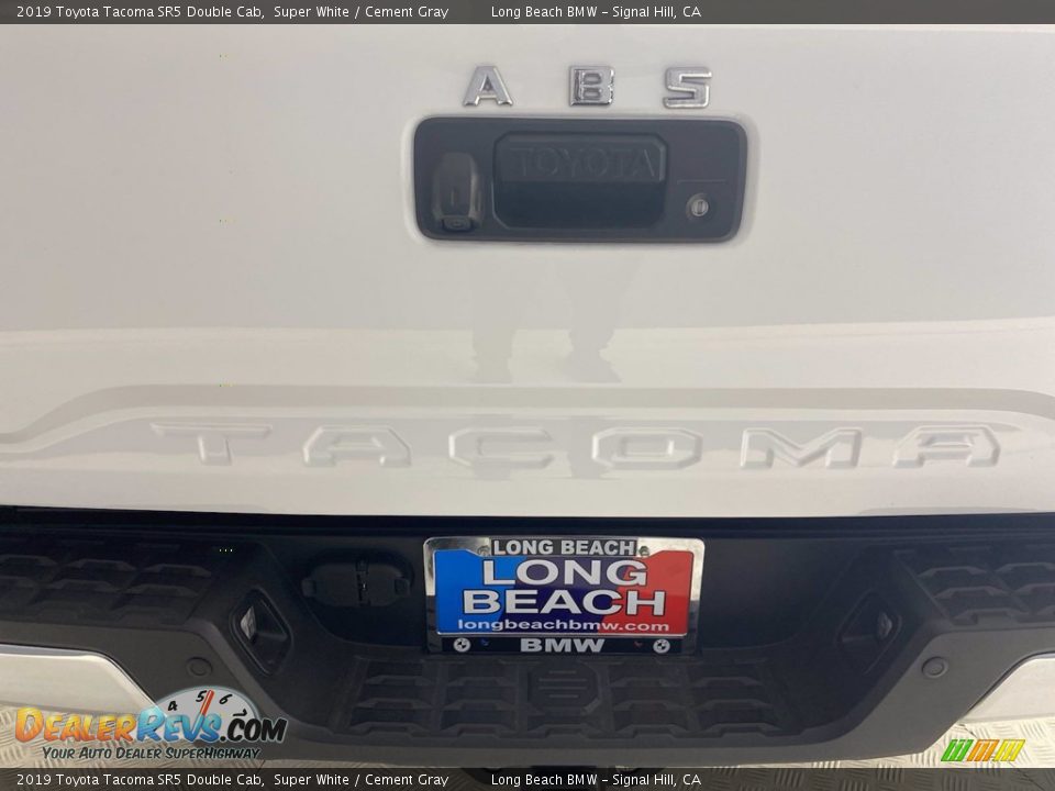 2019 Toyota Tacoma SR5 Double Cab Super White / Cement Gray Photo #11