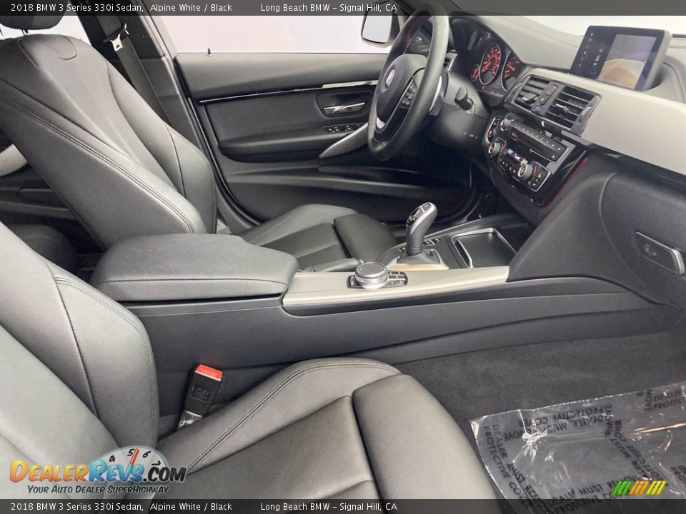 2018 BMW 3 Series 330i Sedan Alpine White / Black Photo #33