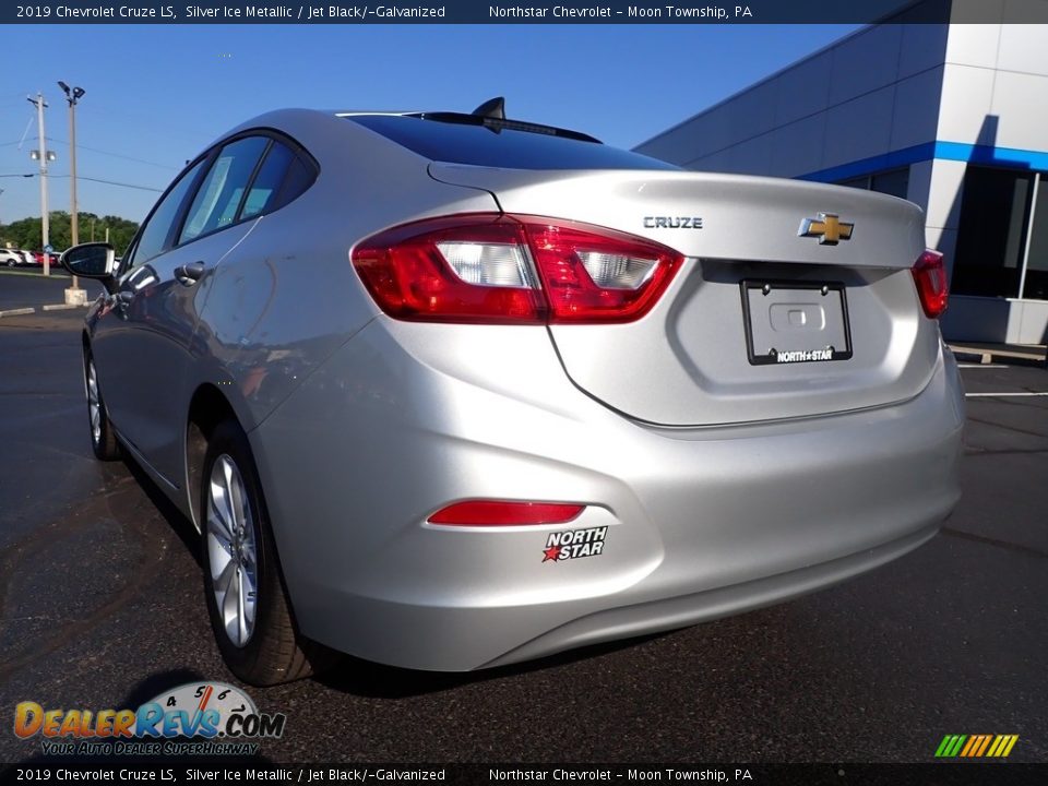 2019 Chevrolet Cruze LS Silver Ice Metallic / Jet Black/­Galvanized Photo #5