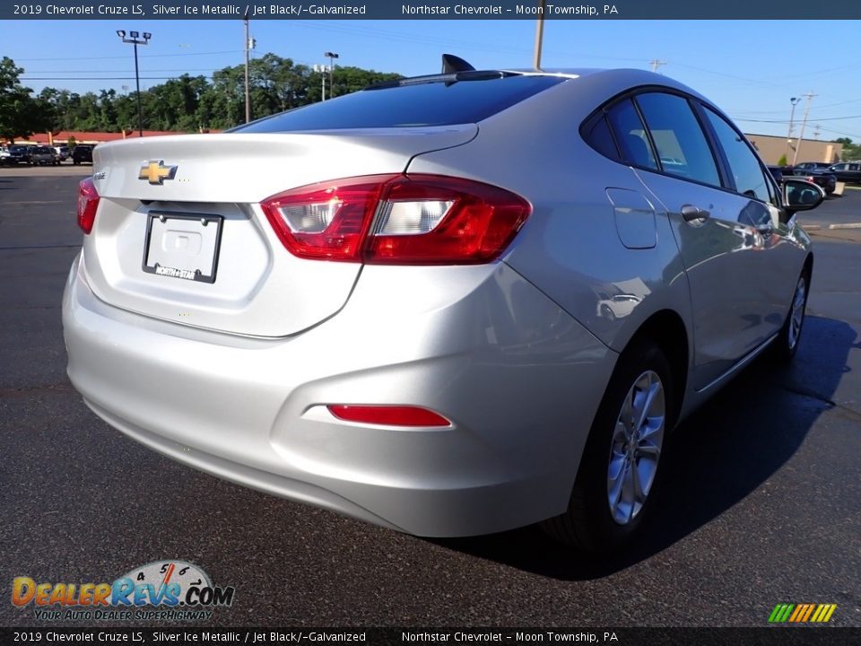 2019 Chevrolet Cruze LS Silver Ice Metallic / Jet Black/­Galvanized Photo #8