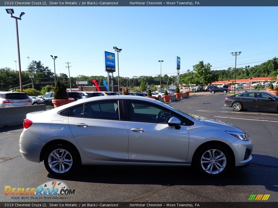 2019 Chevrolet Cruze LS Silver Ice Metallic / Jet Black/­Galvanized Photo #10