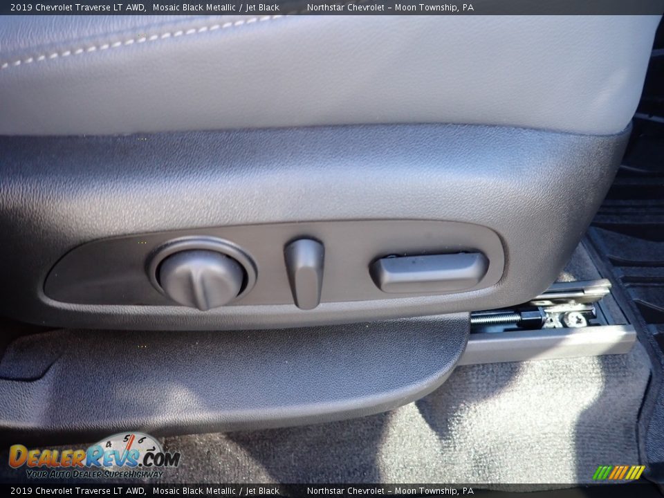 2019 Chevrolet Traverse LT AWD Mosaic Black Metallic / Jet Black Photo #17