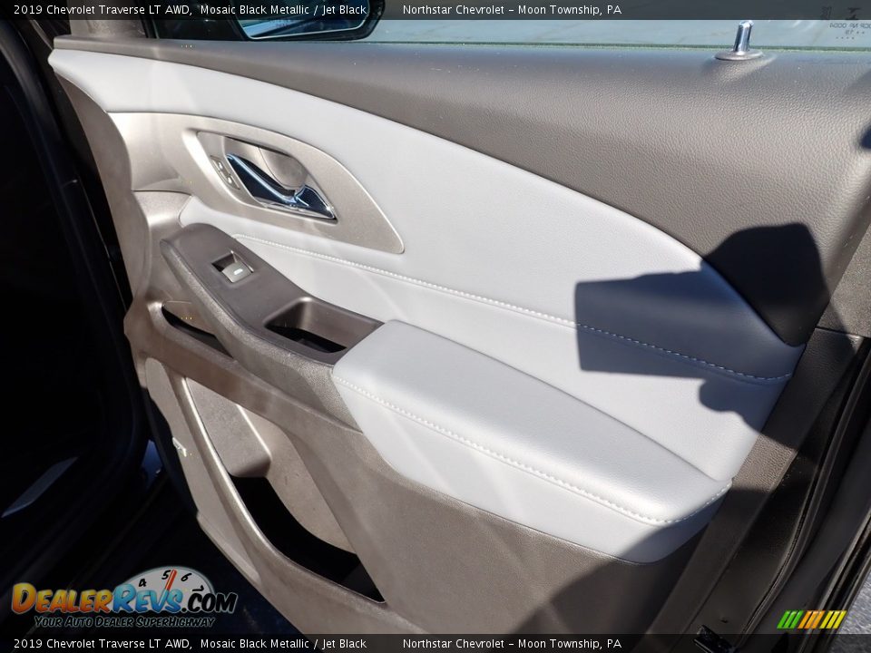 2019 Chevrolet Traverse LT AWD Mosaic Black Metallic / Jet Black Photo #18