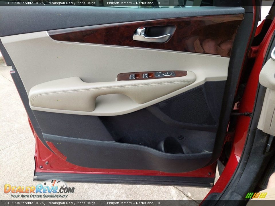 Door Panel of 2017 Kia Sorento LX V6 Photo #13