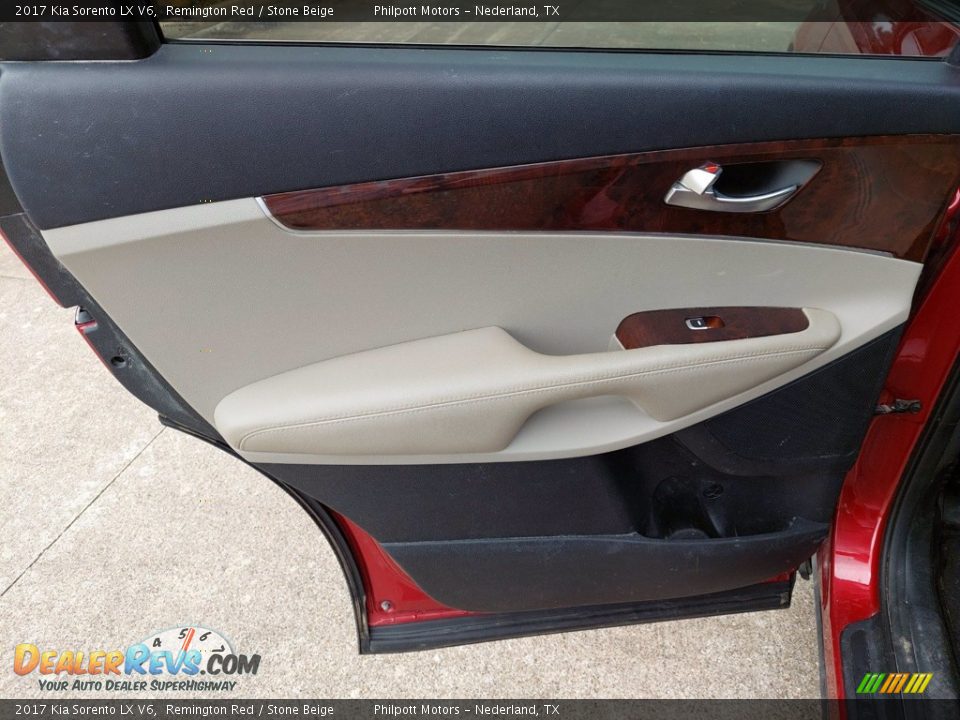 Door Panel of 2017 Kia Sorento LX V6 Photo #24