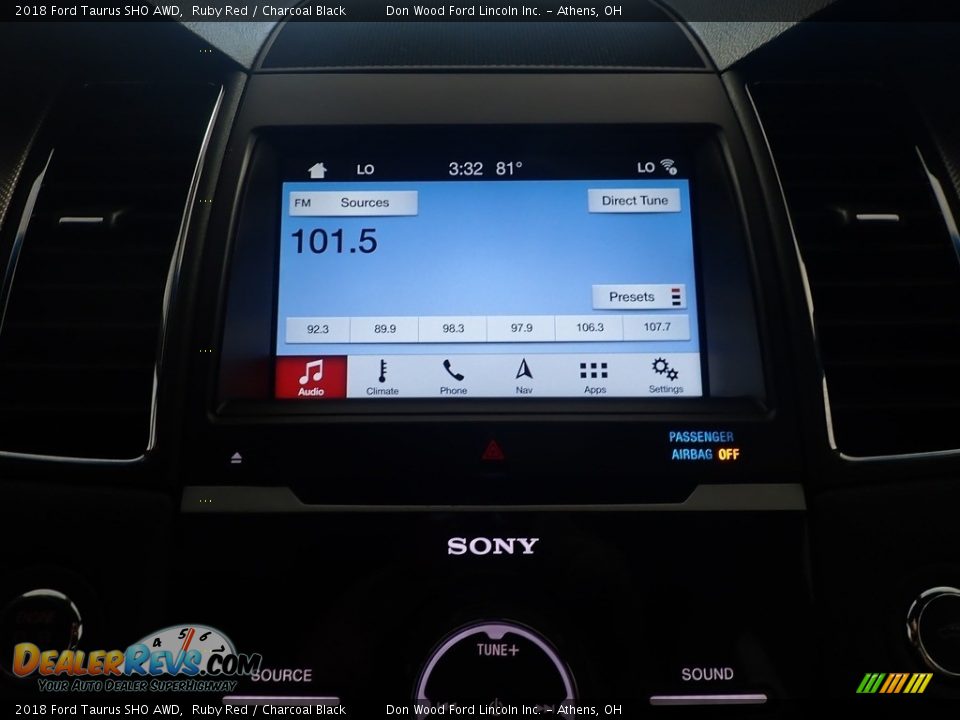 Controls of 2018 Ford Taurus SHO AWD Photo #29