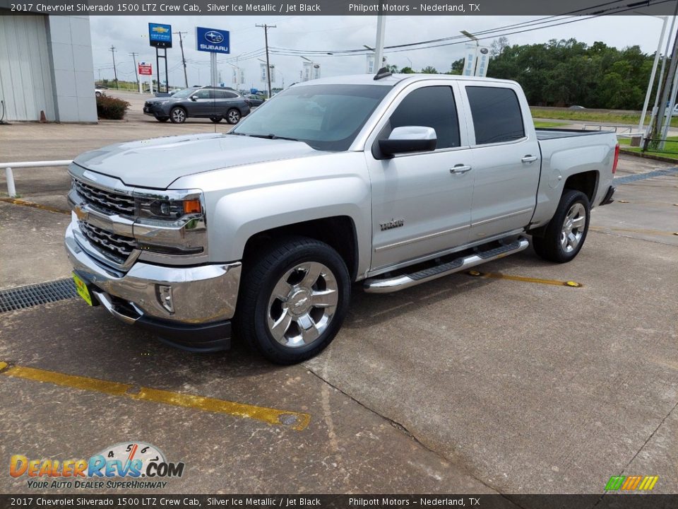 Front 3/4 View of 2017 Chevrolet Silverado 1500 LTZ Crew Cab Photo #3