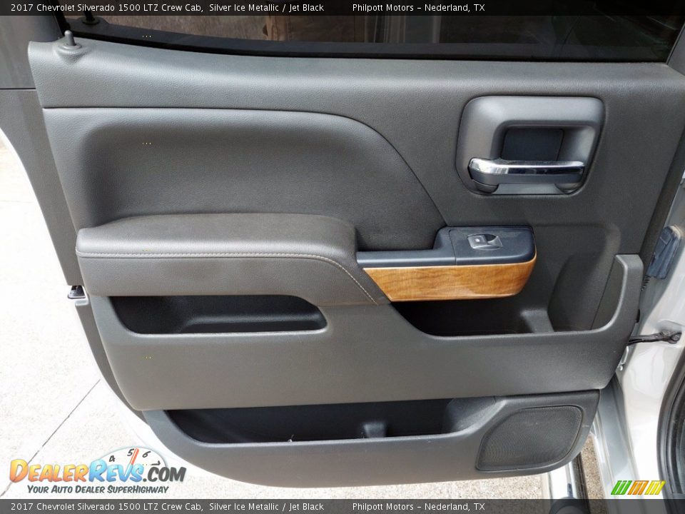 Door Panel of 2017 Chevrolet Silverado 1500 LTZ Crew Cab Photo #23