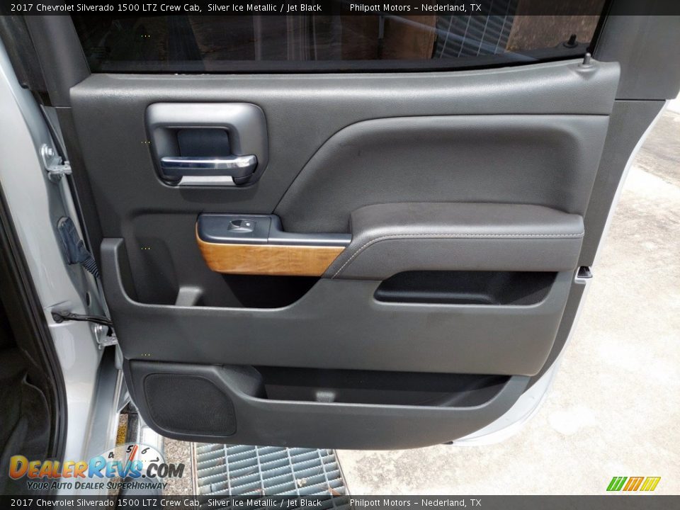 Door Panel of 2017 Chevrolet Silverado 1500 LTZ Crew Cab Photo #25
