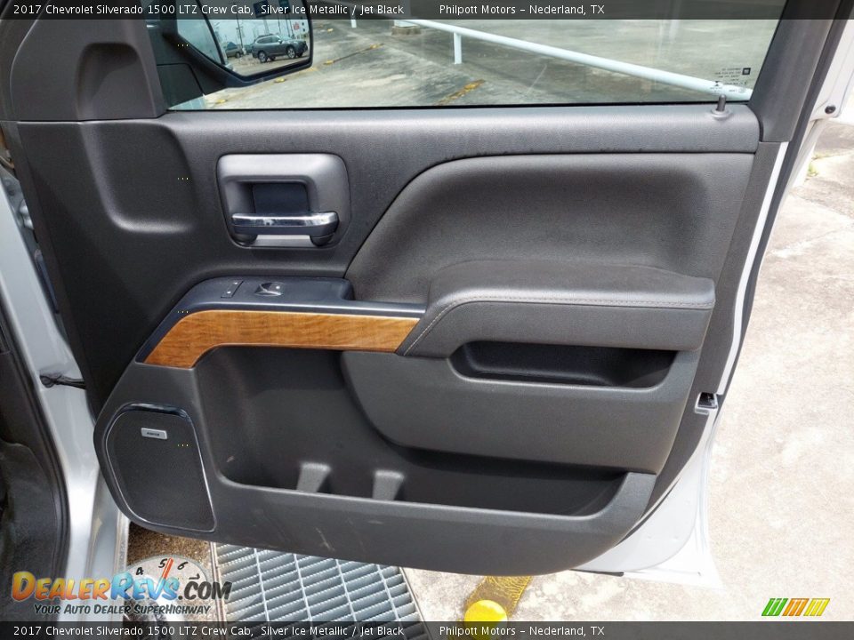 Door Panel of 2017 Chevrolet Silverado 1500 LTZ Crew Cab Photo #27