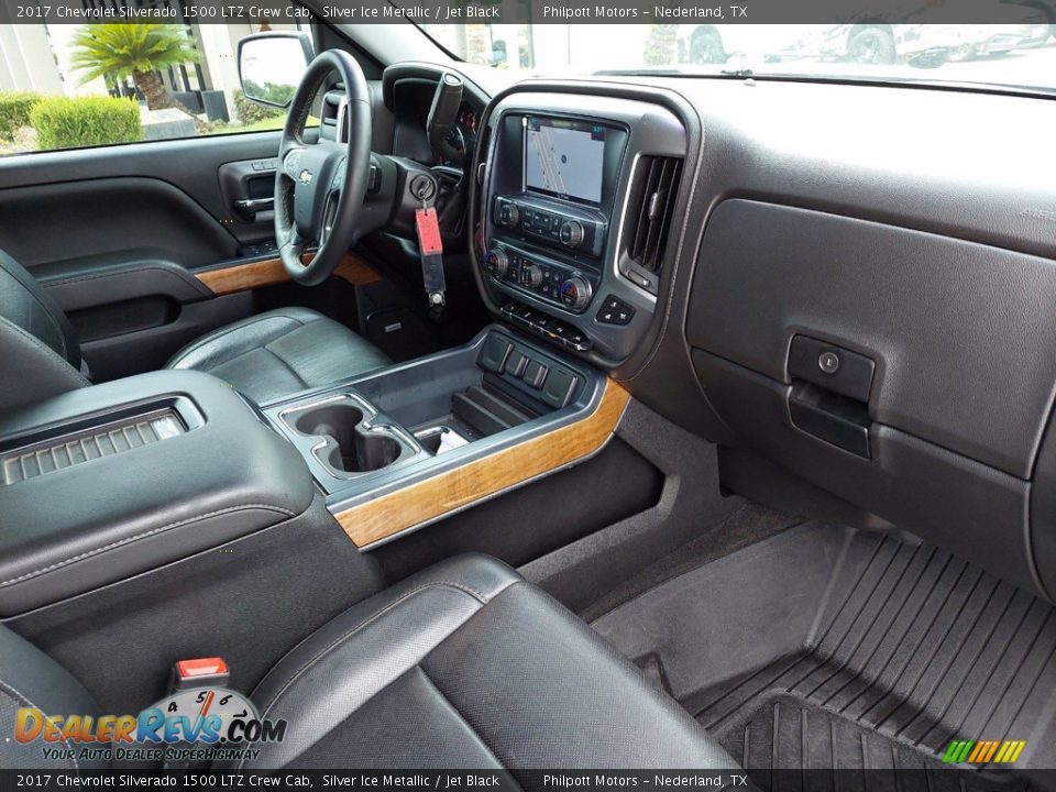 Dashboard of 2017 Chevrolet Silverado 1500 LTZ Crew Cab Photo #29