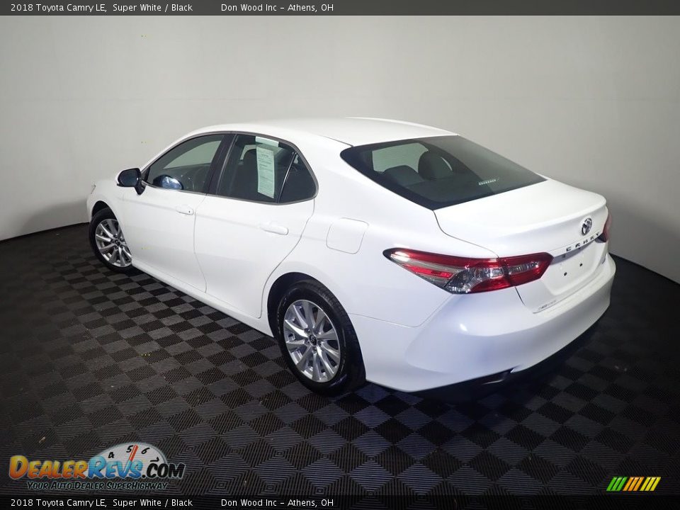 2018 Toyota Camry LE Super White / Black Photo #12