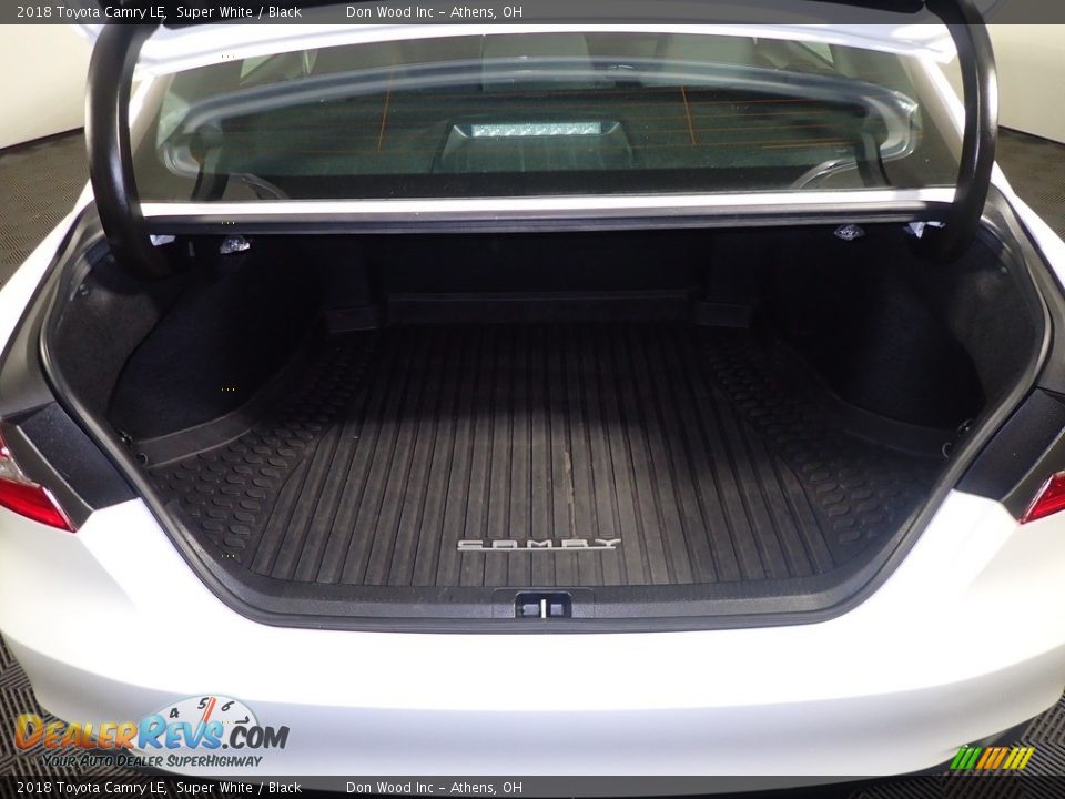 2018 Toyota Camry LE Super White / Black Photo #15