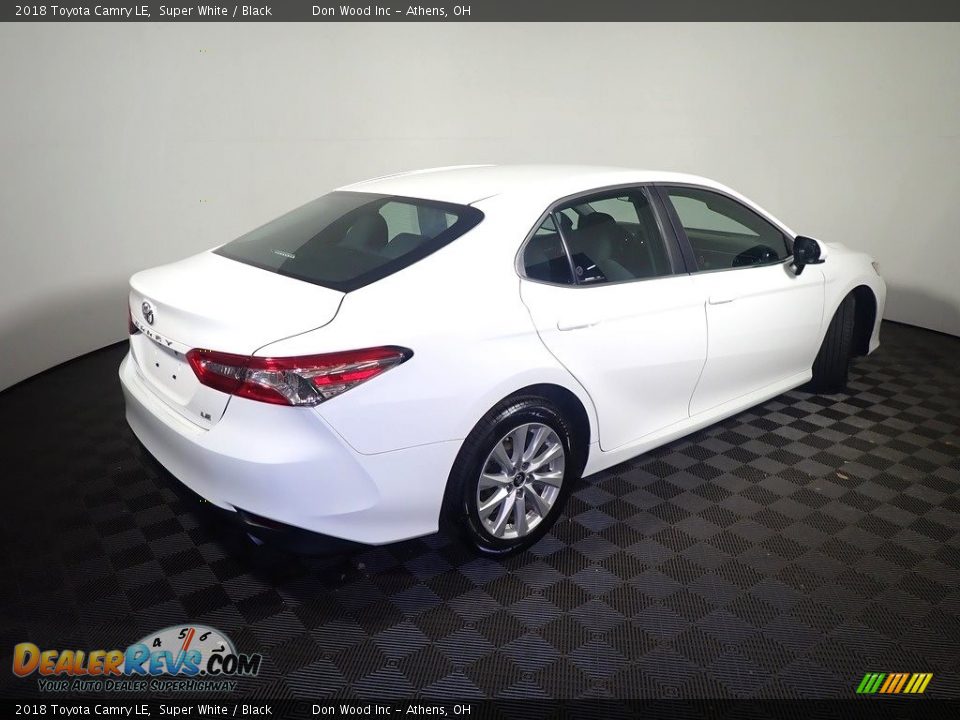 2018 Toyota Camry LE Super White / Black Photo #17