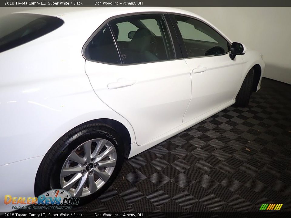 2018 Toyota Camry LE Super White / Black Photo #19