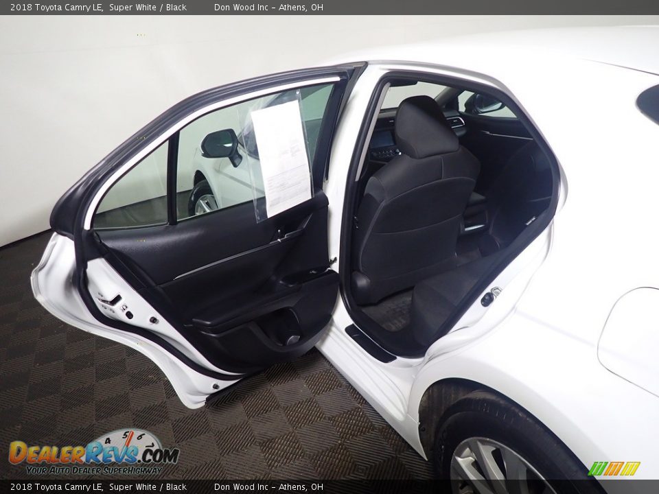 2018 Toyota Camry LE Super White / Black Photo #34