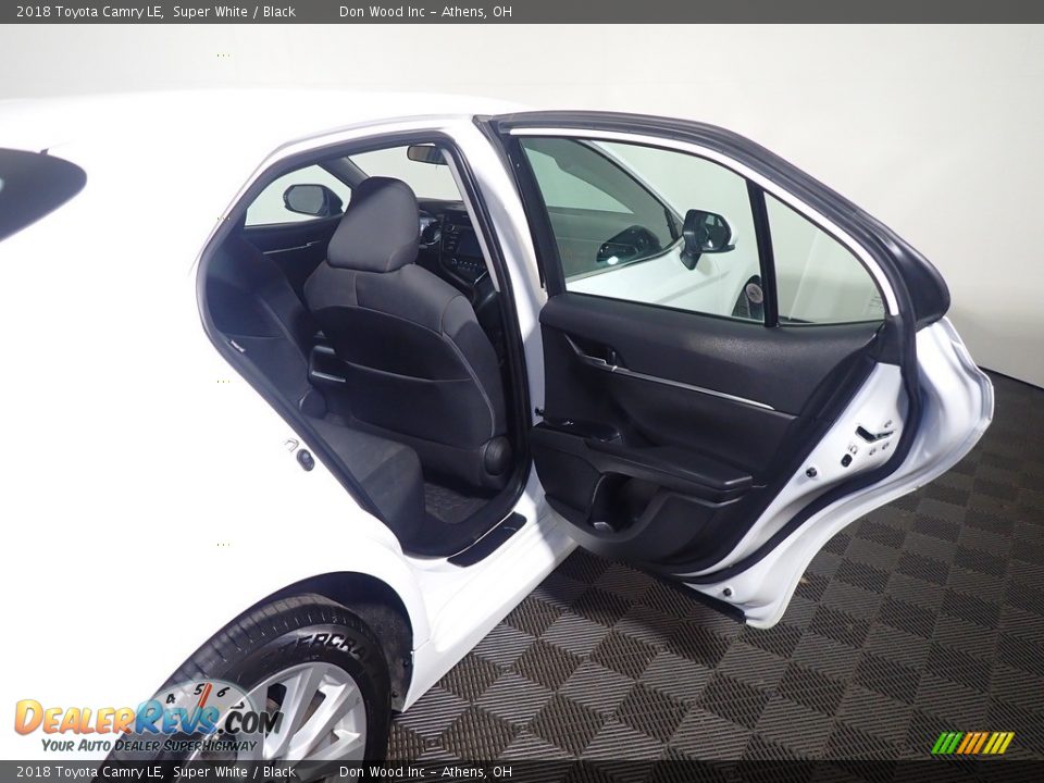 2018 Toyota Camry LE Super White / Black Photo #36