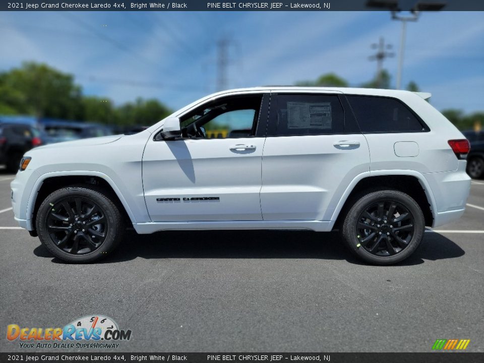 2021 Jeep Grand Cherokee Laredo 4x4 Bright White / Black Photo #4