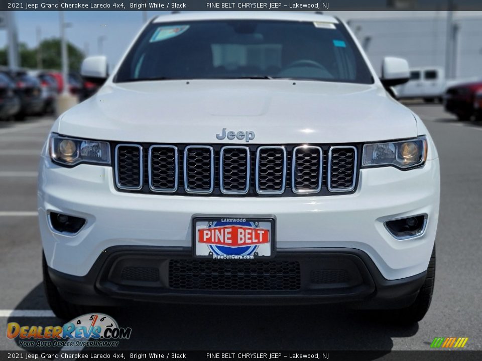 2021 Jeep Grand Cherokee Laredo 4x4 Bright White / Black Photo #3