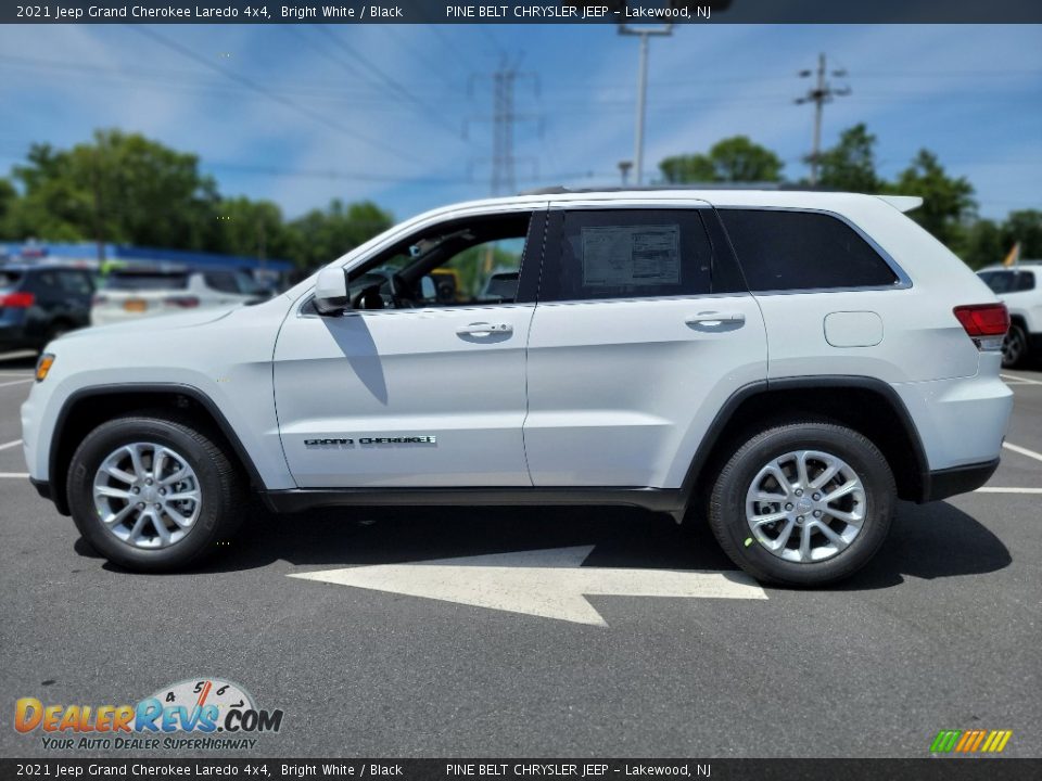 2021 Jeep Grand Cherokee Laredo 4x4 Bright White / Black Photo #4