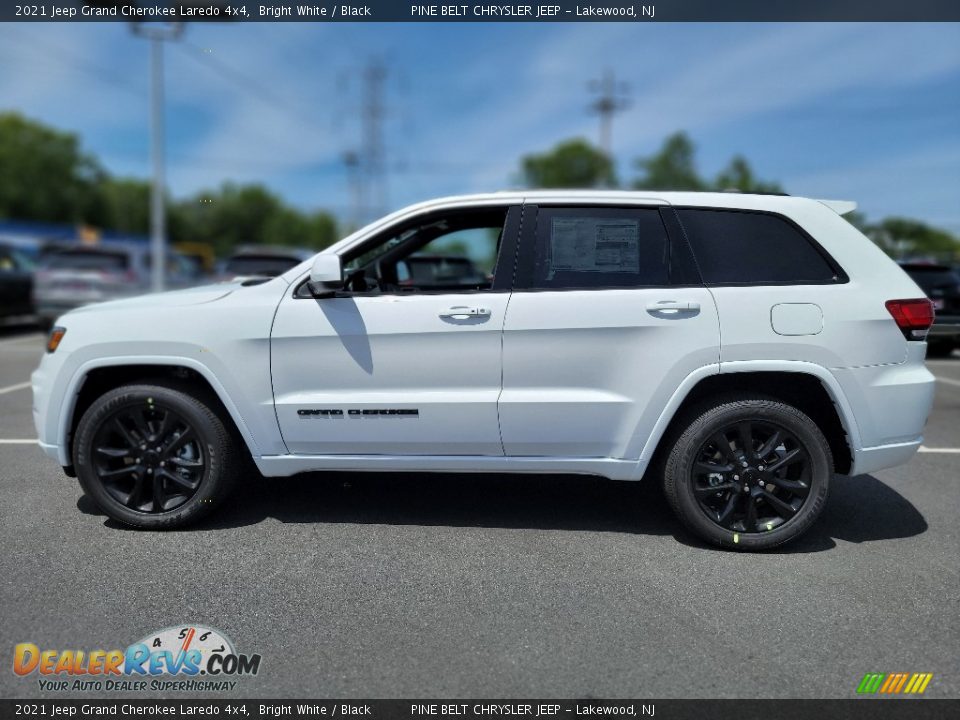 2021 Jeep Grand Cherokee Laredo 4x4 Bright White / Black Photo #4