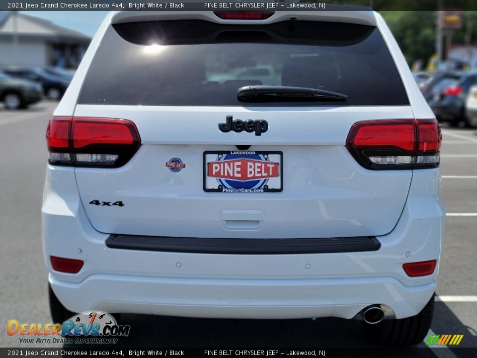 2021 Jeep Grand Cherokee Laredo 4x4 Bright White / Black Photo #7