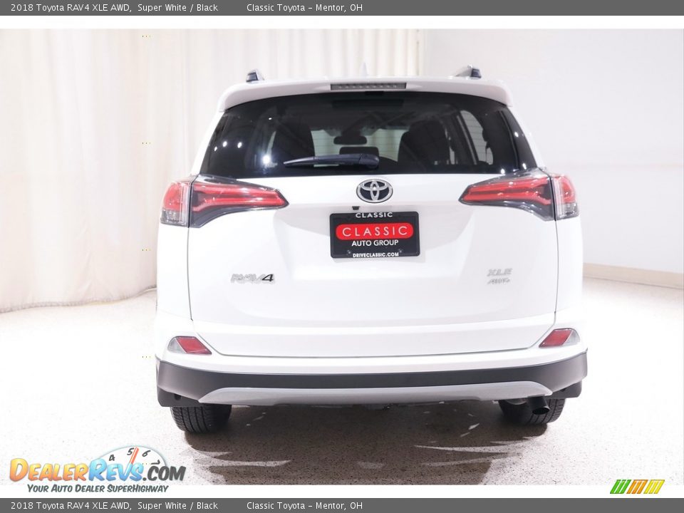 2018 Toyota RAV4 XLE AWD Super White / Black Photo #17