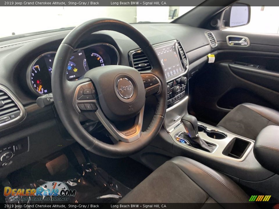 2019 Jeep Grand Cherokee Altitude Sting-Gray / Black Photo #16