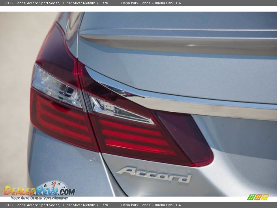 2017 Honda Accord Sport Sedan Lunar Silver Metallic / Black Photo #10