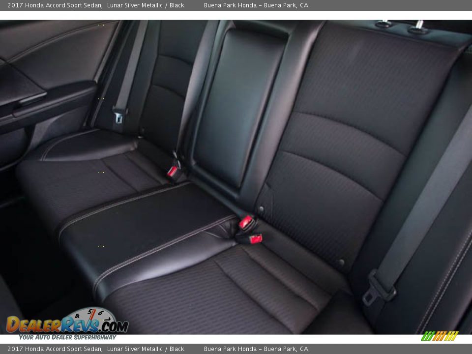 2017 Honda Accord Sport Sedan Lunar Silver Metallic / Black Photo #16