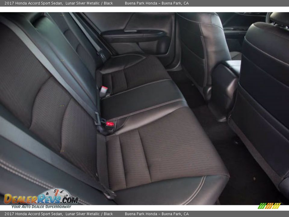 2017 Honda Accord Sport Sedan Lunar Silver Metallic / Black Photo #17