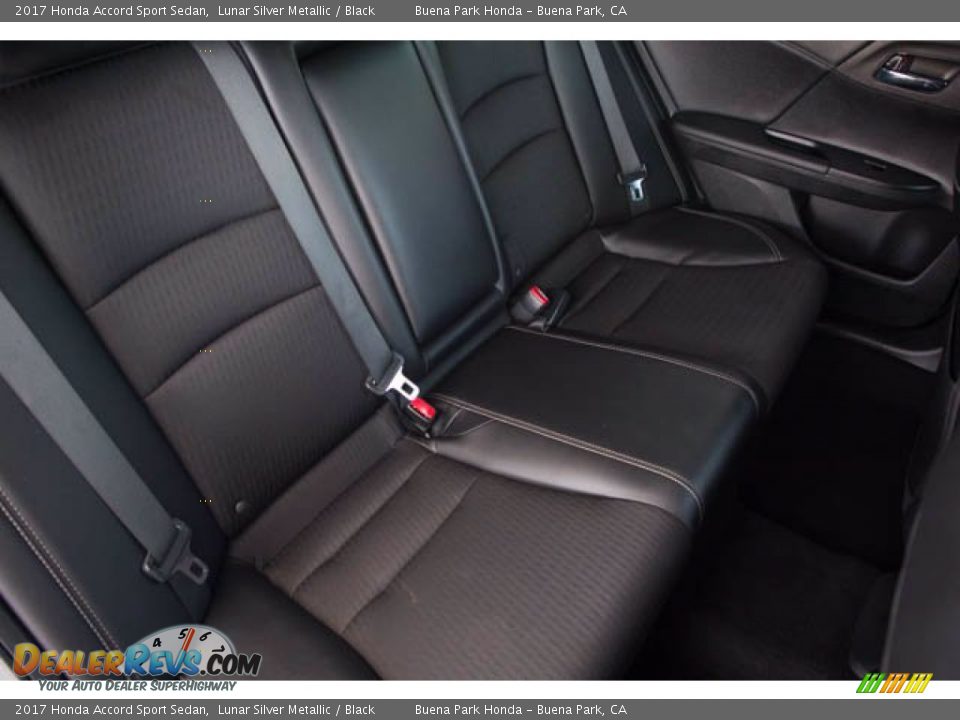2017 Honda Accord Sport Sedan Lunar Silver Metallic / Black Photo #18
