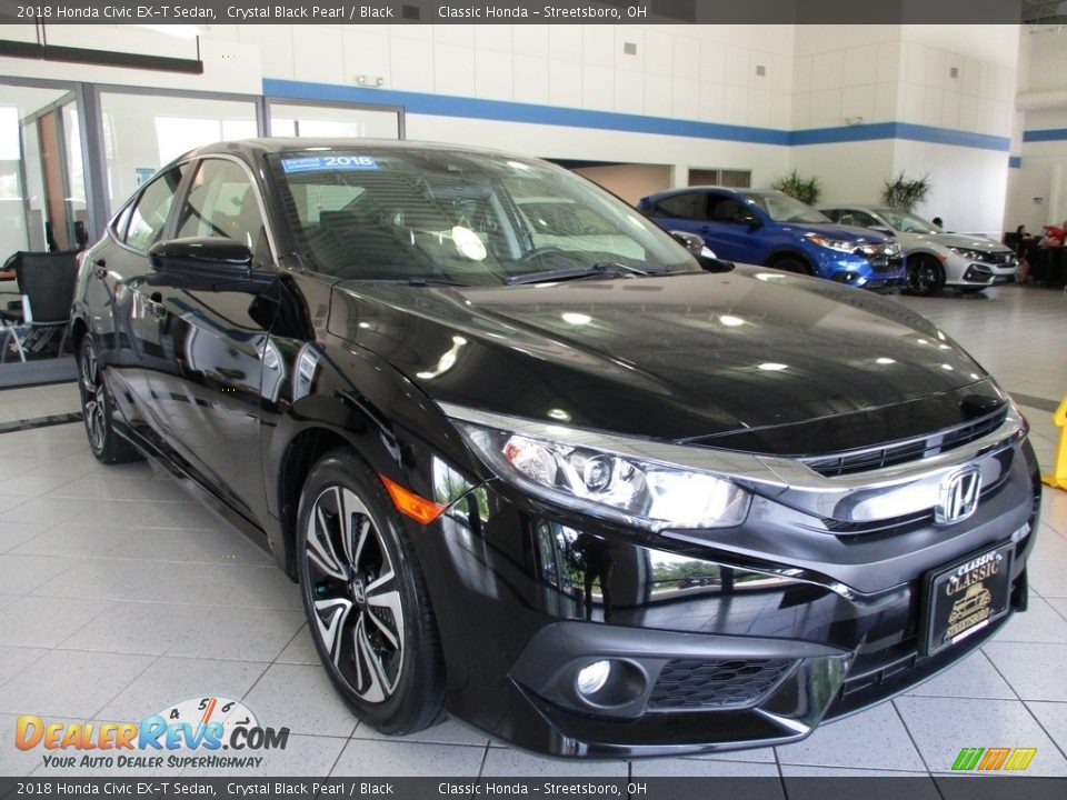 Front 3/4 View of 2018 Honda Civic EX-T Sedan Photo #3