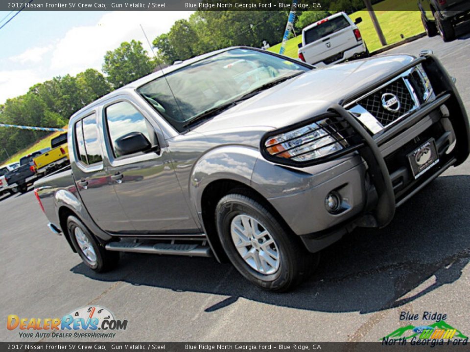 2017 Nissan Frontier SV Crew Cab Gun Metallic / Steel Photo #27