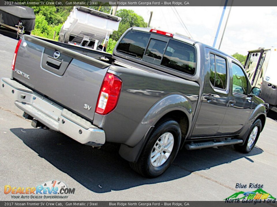 2017 Nissan Frontier SV Crew Cab Gun Metallic / Steel Photo #28