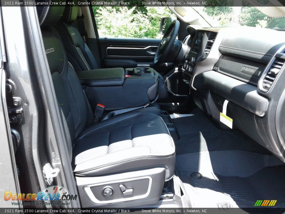 2021 Ram 1500 Laramie Crew Cab 4x4 Granite Crystal Metallic / Black Photo #17