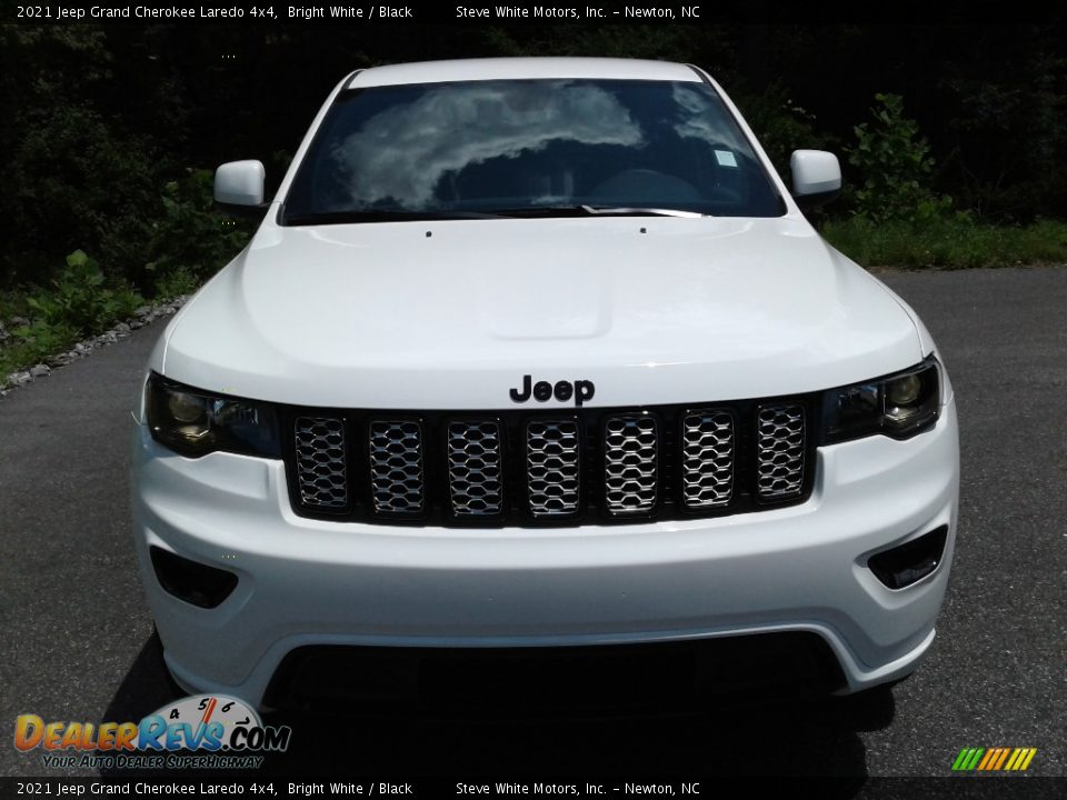 2021 Jeep Grand Cherokee Laredo 4x4 Bright White / Black Photo #3