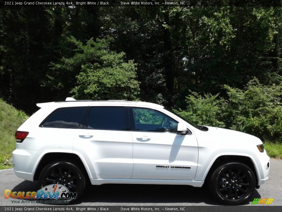 2021 Jeep Grand Cherokee Laredo 4x4 Bright White / Black Photo #5