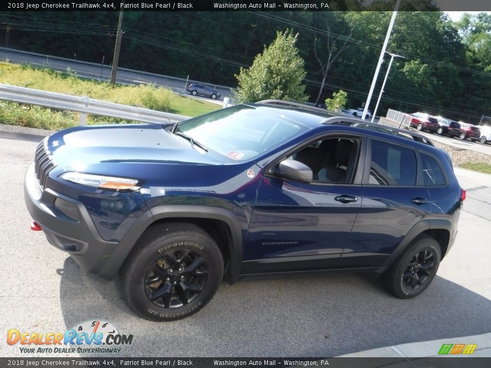 2018 Jeep Cherokee Trailhawk 4x4 Patriot Blue Pearl / Black Photo #12