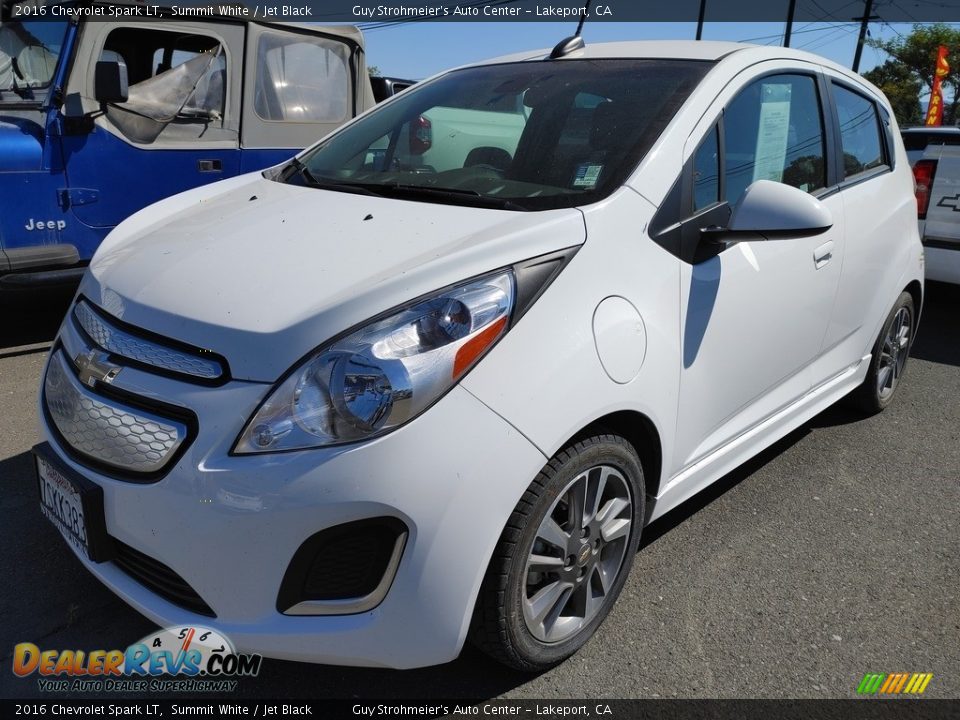 Front 3/4 View of 2016 Chevrolet Spark LT Photo #3