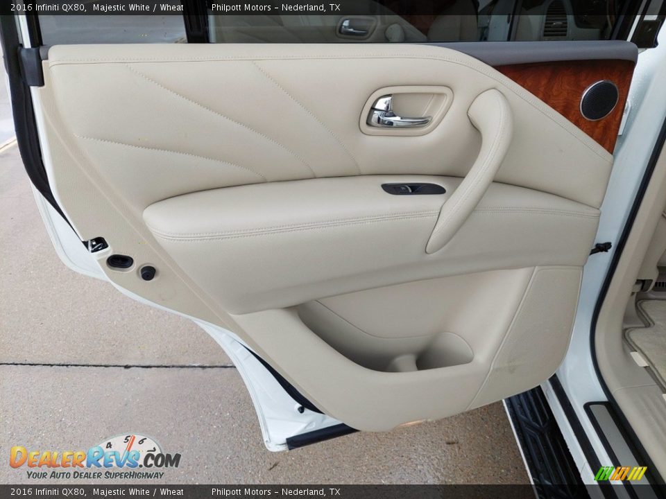 Door Panel of 2016 Infiniti QX80  Photo #28