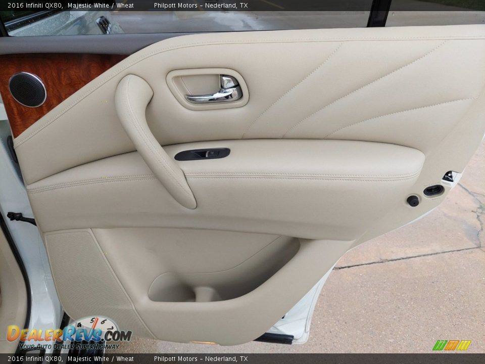 Door Panel of 2016 Infiniti QX80  Photo #31