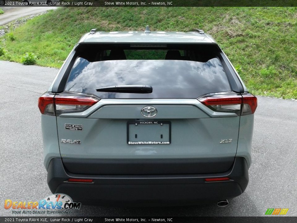 2021 Toyota RAV4 XLE Lunar Rock / Light Gray Photo #8