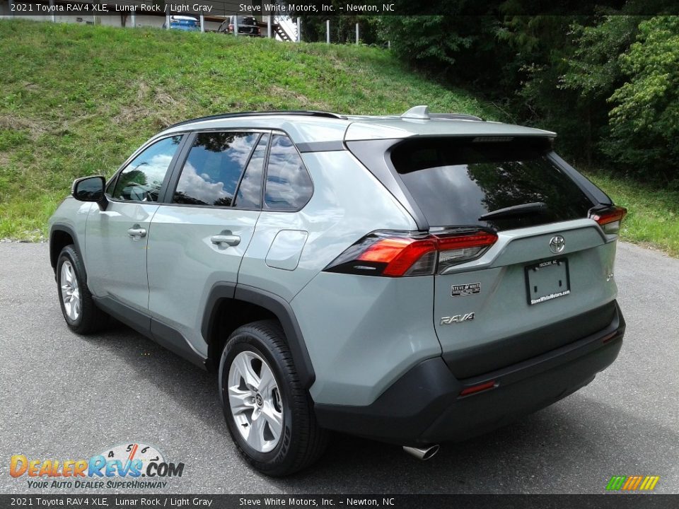 2021 Toyota RAV4 XLE Lunar Rock / Light Gray Photo #9