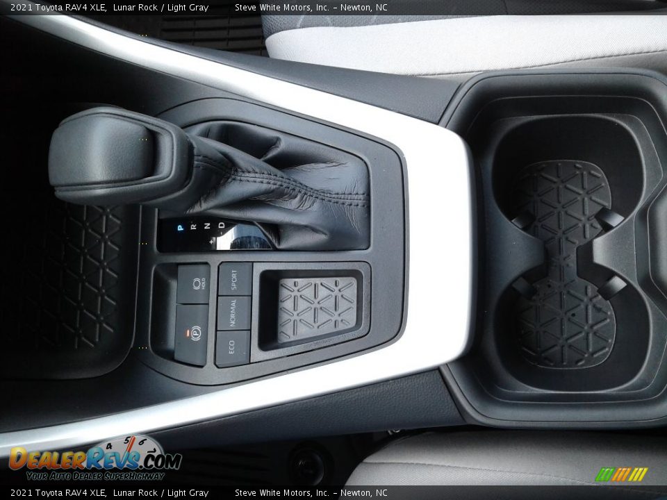 2021 Toyota RAV4 XLE Shifter Photo #25
