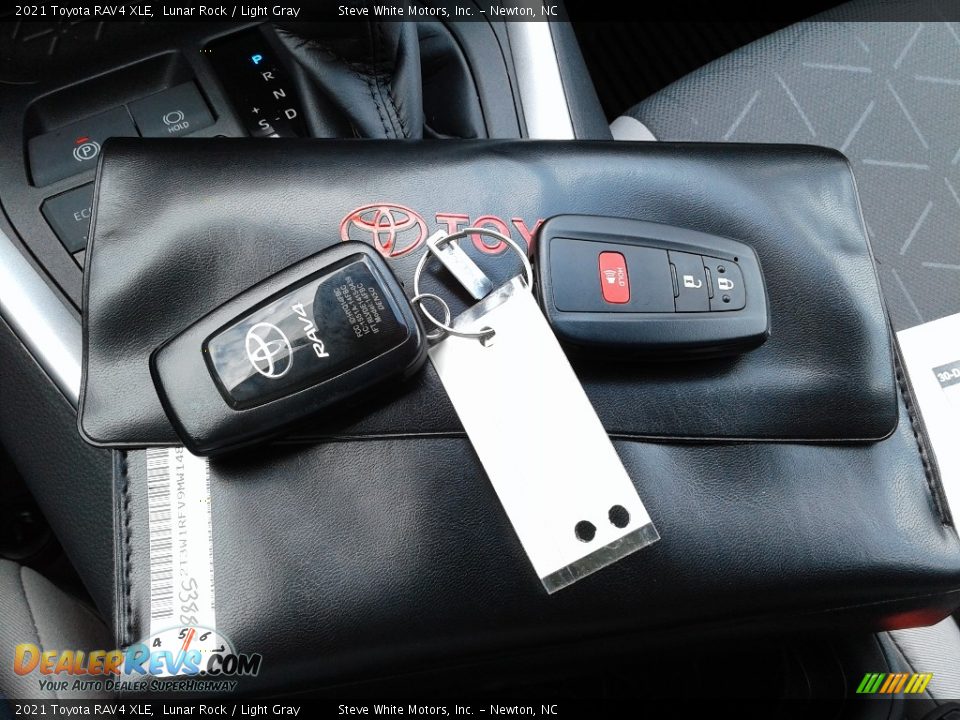 Keys of 2021 Toyota RAV4 XLE Photo #27